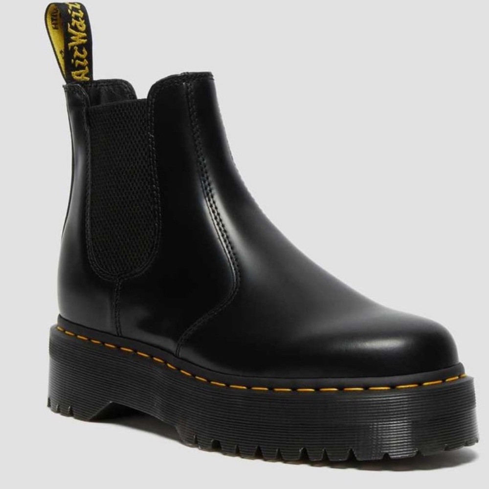 Dr. Marten Quad Retro Platform Boots Smooth Leather, New in Box